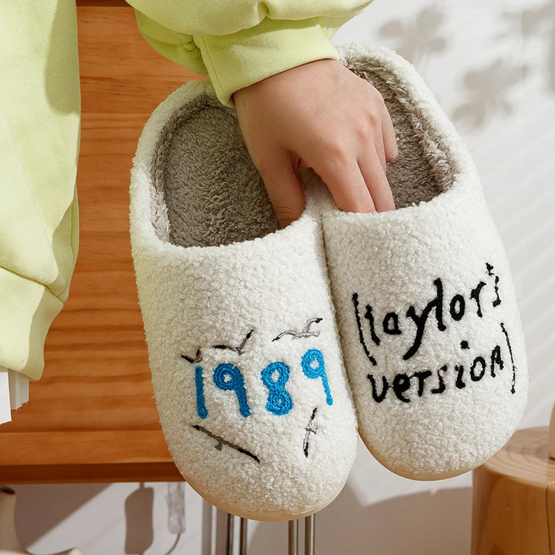 Pantufa Feminina 1989 taylor's version adulto